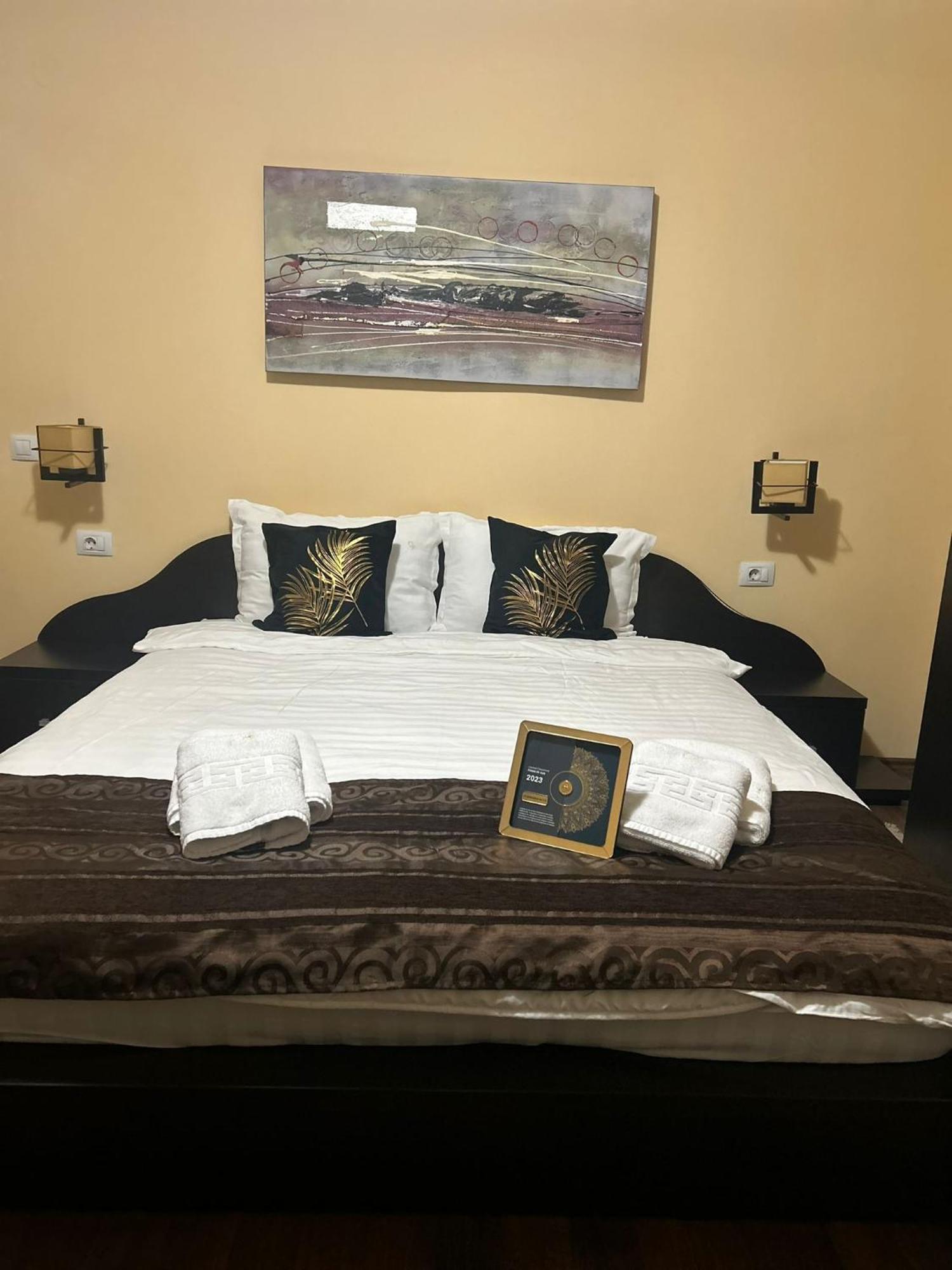 Casa Alex Rasnov Hotel ภายนอก รูปภาพ