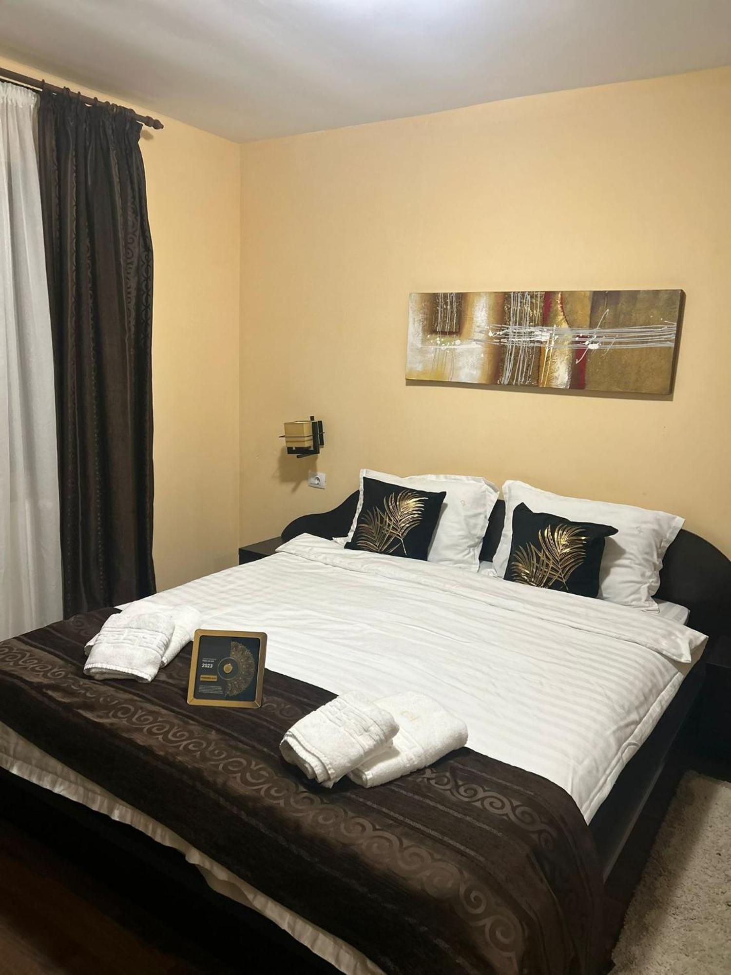 Casa Alex Rasnov Hotel ภายนอก รูปภาพ